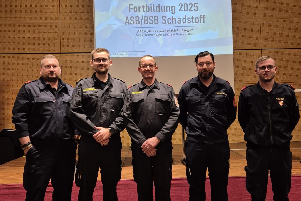 Schadstoff- Fortbildung der BSB und ASB im FSZ Tulln - Teilnehmer vor Präsentation