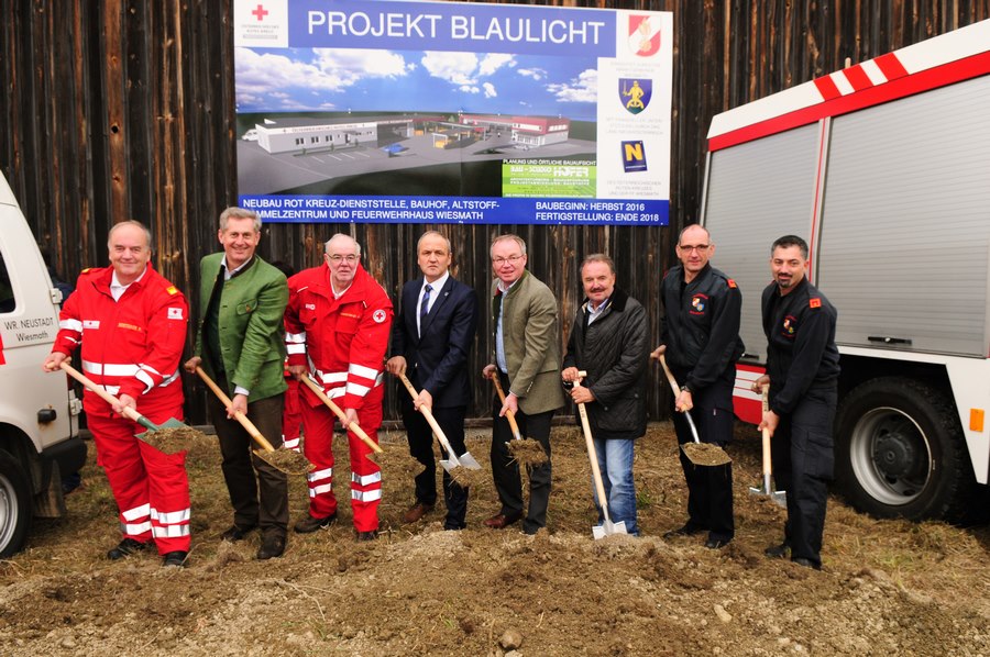 Spatenstichfeier für das "Projekt Blaulicht"