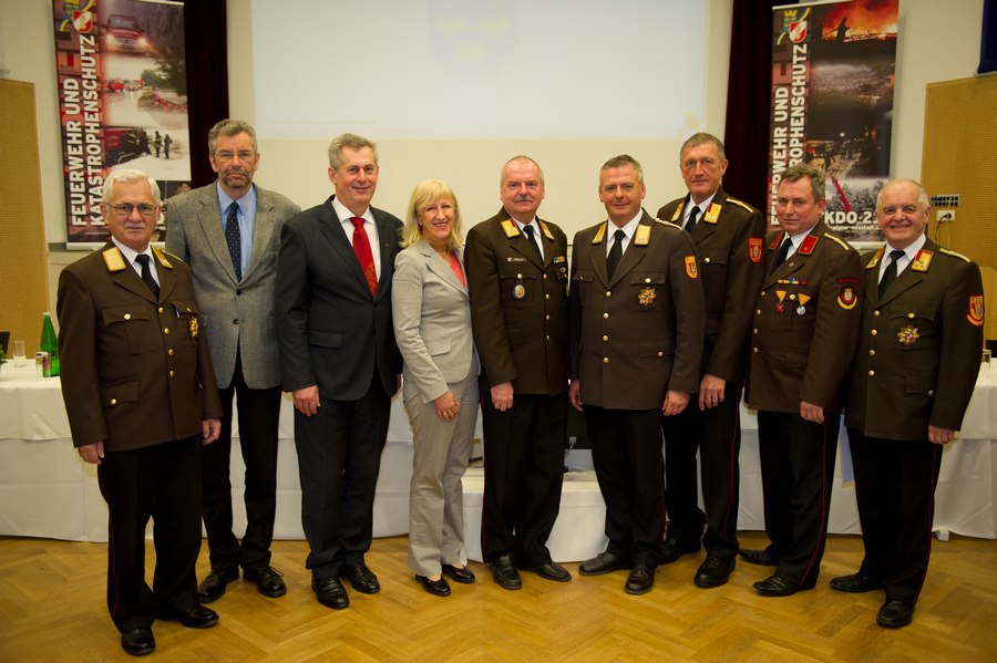 Bezirksfeuerwehrtag des Feuerwehrbezirkes Wiener Neustadt 2017