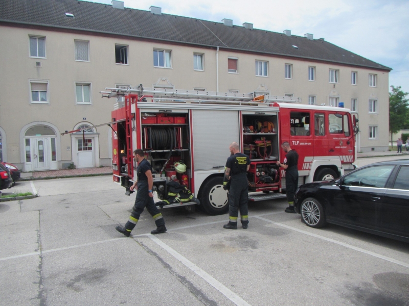 20190806 rauch im stiegenhaus wr neustadt 001
