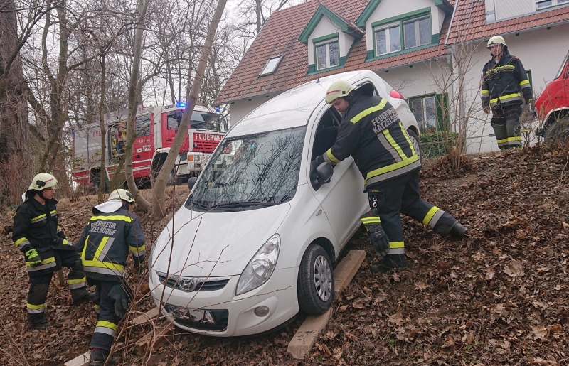 20200207 fzg bergung katzelsdorf 003