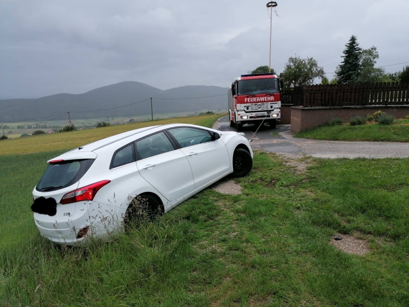 20200531 fzg bergung maiersdorf 002