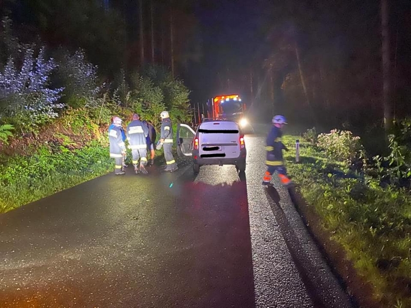 20200924 fzg bergung spratzau 001