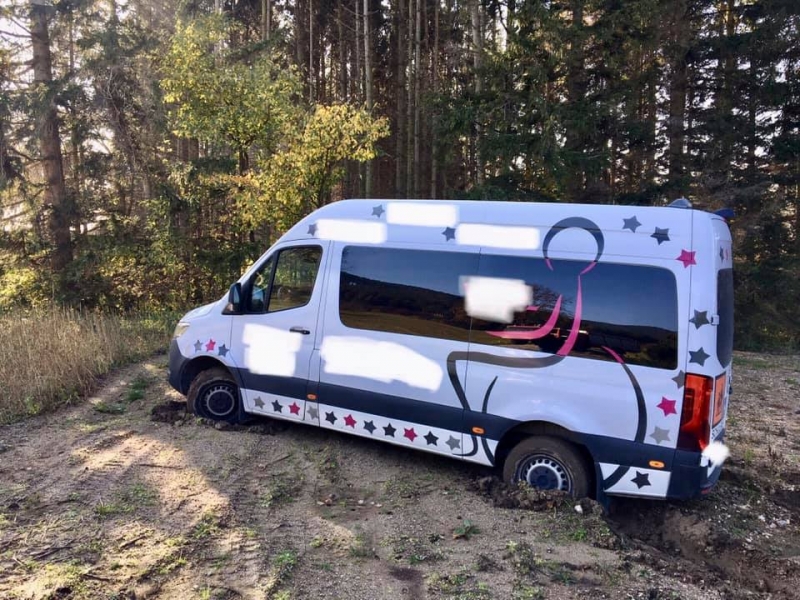 20201108 fzg bergung muthmannsdorf 004