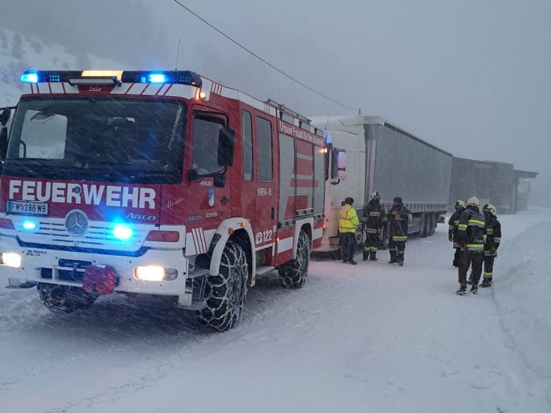 20210114 lkw bergung ff gutenstein 01