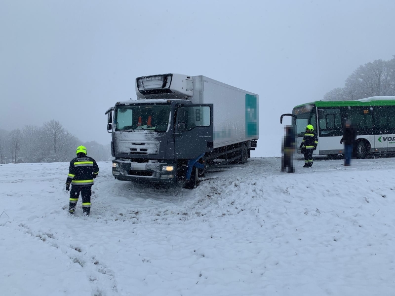 20210209 lkw bergung hochneukirchenstrasse 013