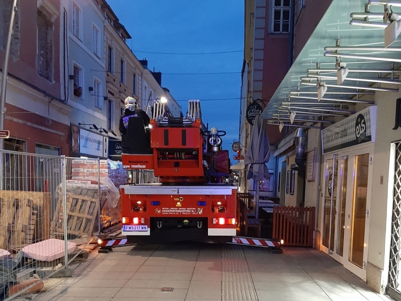 20210416 tierrettung hauptplatz ff wrn 001