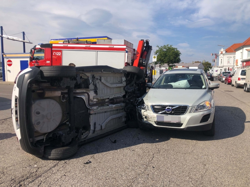 20211006 pkw bergung ff wrn 001