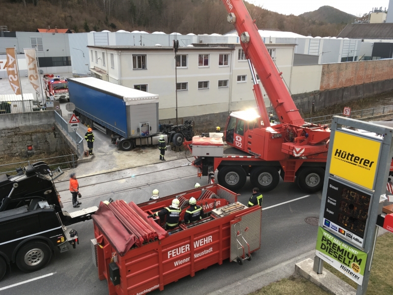 20220225 LKW Unfall Oed 007
