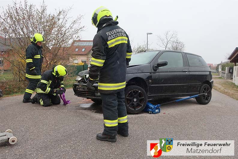 20220402 fzg bergung matzendorf 003