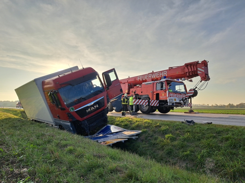 20221027 lkw bergung ffwrn 003