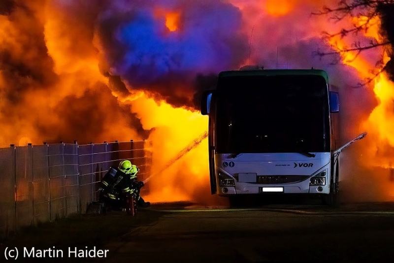 20230307 Brand eines Linien Busses 10 001