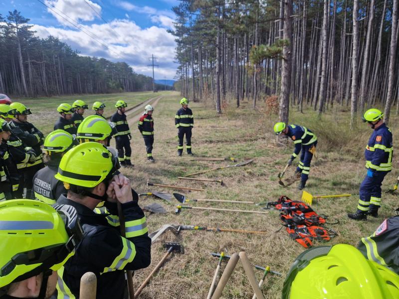 20240316 waldbrandausbildung in weikersdorf 009