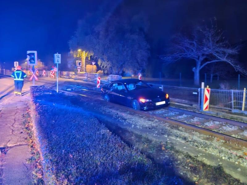 20241117 Fahrzeugbergung EBK Gutensteiner Strasse 00