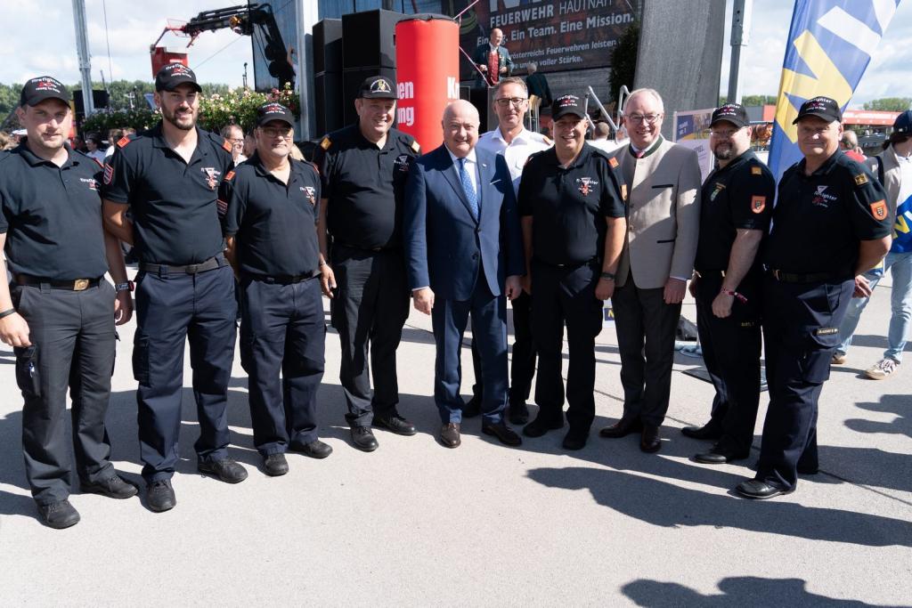 KAT25 geehrte Feuerwehmitglieder BFKDO21 mit BK Stocker und BFKDT Greiner