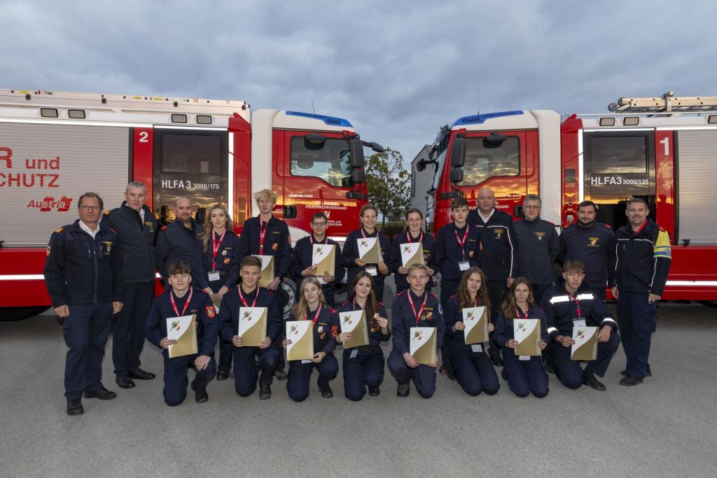 14 neue Goldene bei den Feuerwehrjugendmitgliedern des Bezirkes Gruppenfoto