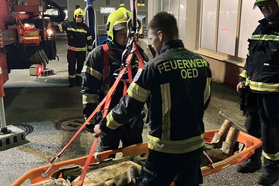 FF Oed: Übung &quot;Retten aus Höhen&quot;