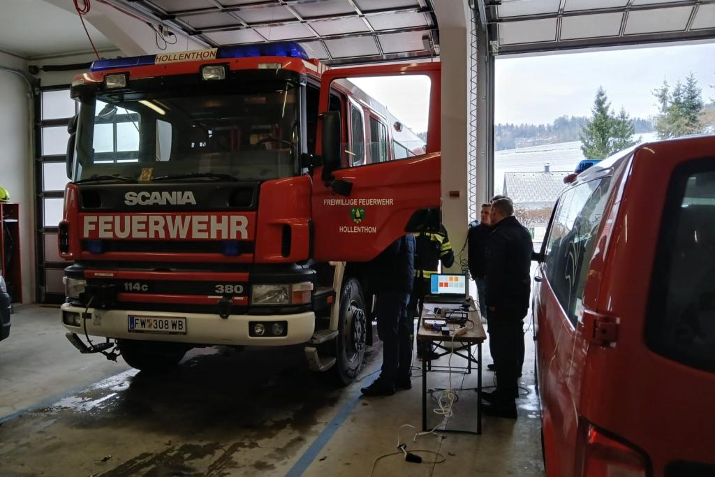 Funkgeräteupdate des Abschnittes Kirchschlag im Feuerwehrhaus Krumbach 