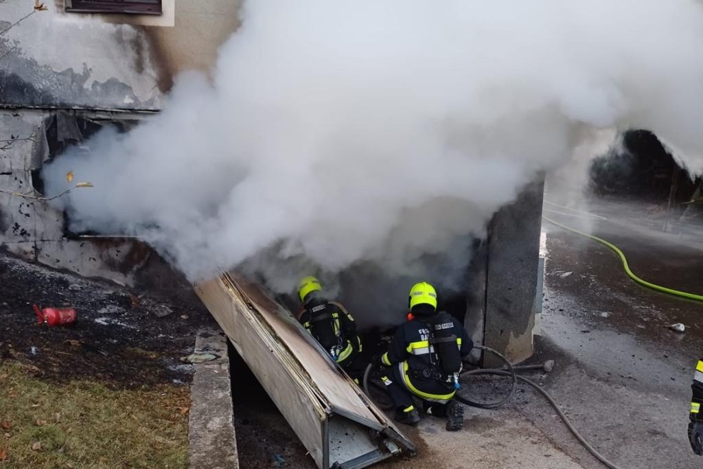 Brandeinsatz in Bad Schönau - Löschangriff durch das Gargentor