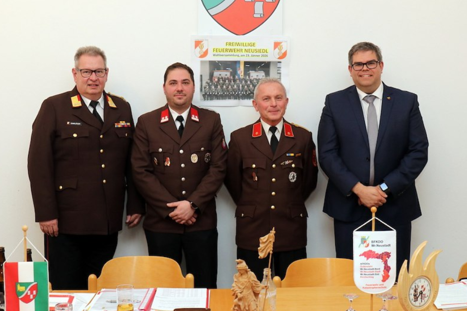FF Neusiedl: Neues Kommando mit Bürgermeister