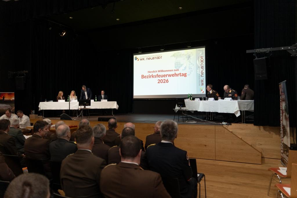Bezirksfeuerwehrtag des Feuerwehrbezirkes Wiener Neustadt in Bad Schönau