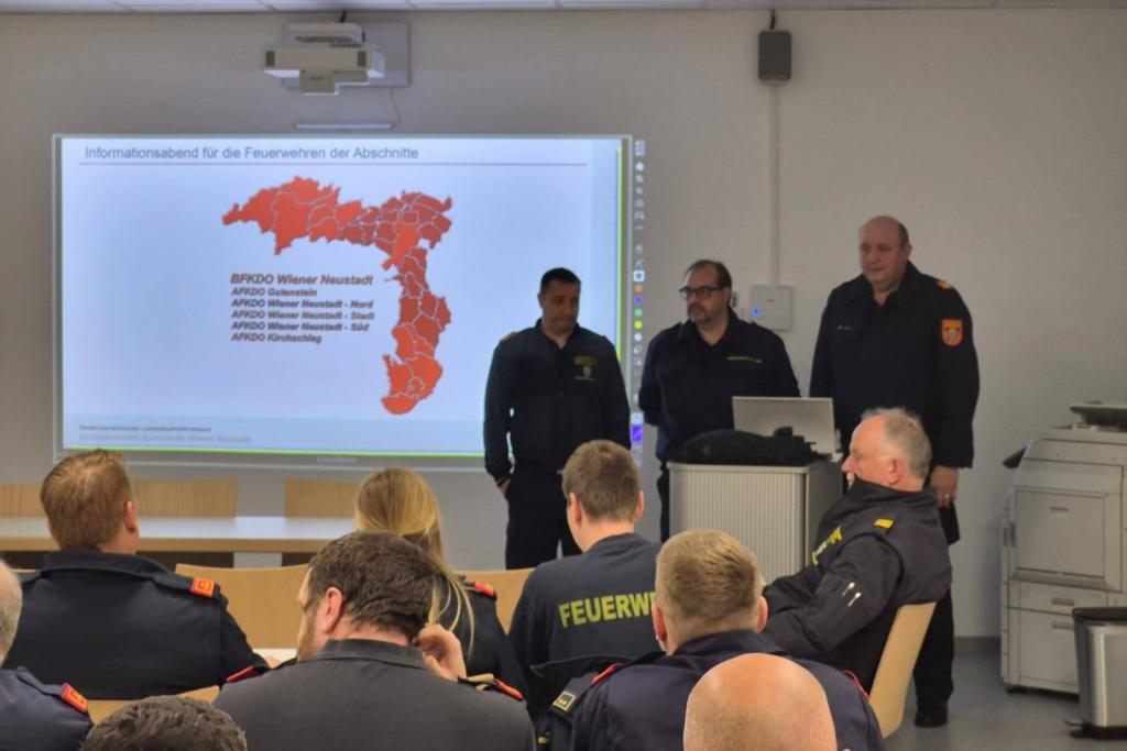 Infoabend zu BFÜST, BAZ und BFKDO für den Abschnitt Wr. Neustadt Süd 