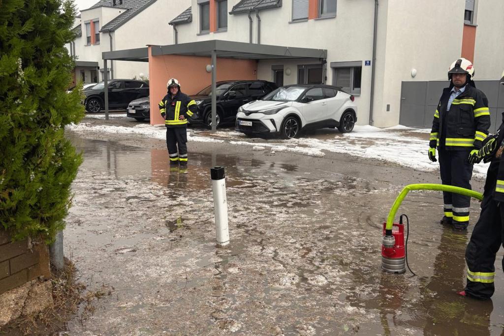 FF Wöllersdorf: Einsatzreicher Nachmittag nach Hagel und Sturmböen