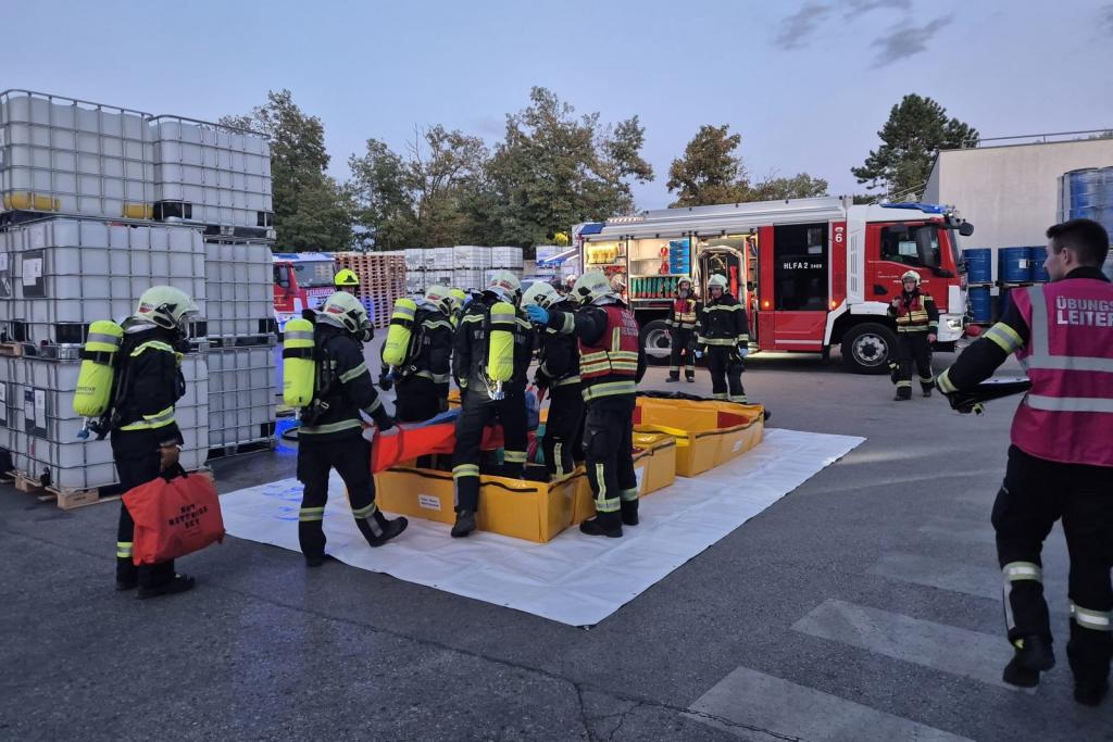 Einsatzübung Murexin: FF Wr. Neustadt übte Ernstfall